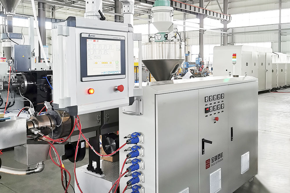 SXG-50 PFA, FEP precision fluorine tube extrusion line commissioning (2)