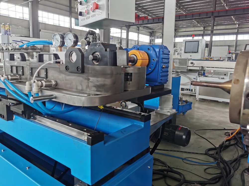 three layer PA pipe extrusion 3