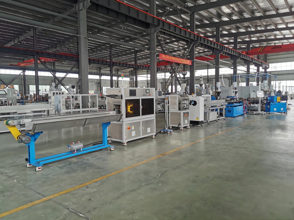 three layer PA pipe extrusion 5